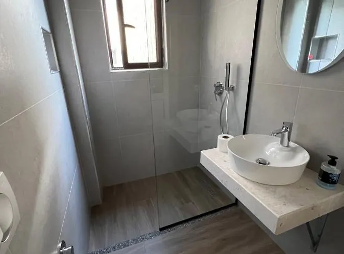 Red Rose Guest house Golem (Tirana)