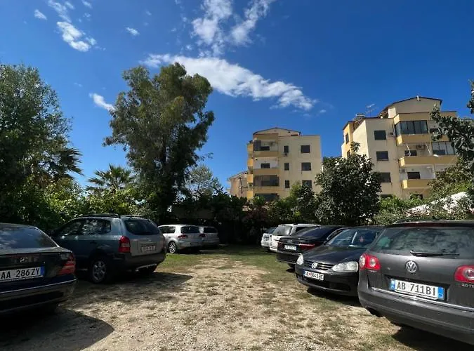 Guest house Red Rose Golem (Tirana)