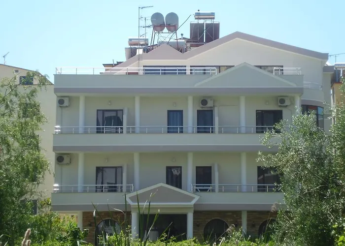 Red Rose Golem (Tirana)