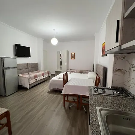 Red Rose 3* Golem (Tirana)