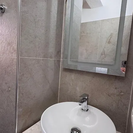 Red Rose 4* Golem (Tirana)