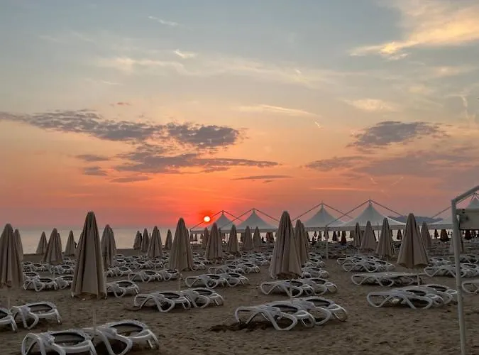 Red Rose Pensjonat Golem (Tirana)