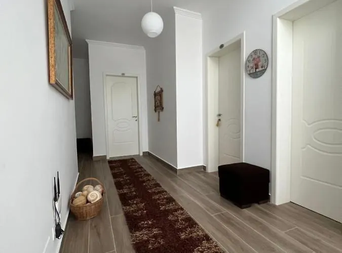 Red Rose Golem (Tirana)