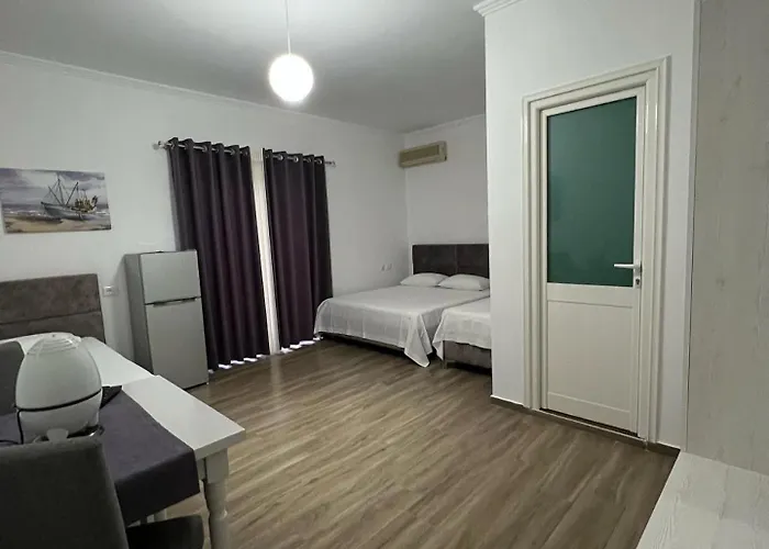 Red Rose Golem (Tirana)